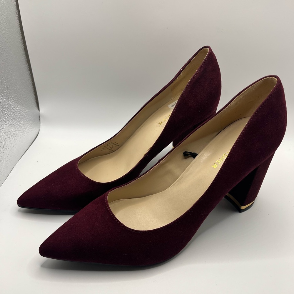 Marc Fisher Suede Maroon/ Burgundy Block Heel Pump Gold Accent Size 8 1/2M